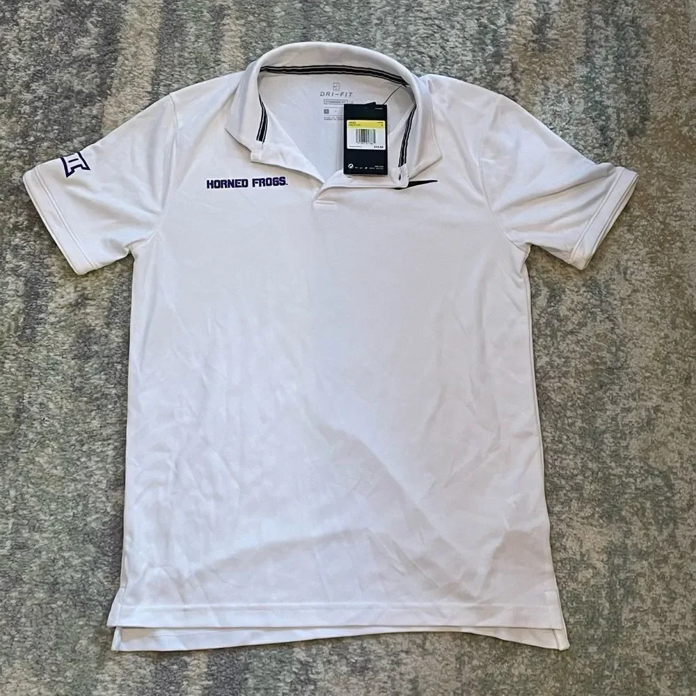 Brand new with tags men’s tennis shirt from Nike